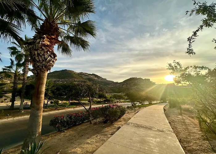 Stunning 3br With Ocean Views, Golf Course & Amenities Apartment Cabo San Lucas